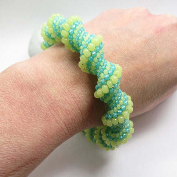 Uranium Glass Cellini Bangle Bracelet - Picture 11 of 11